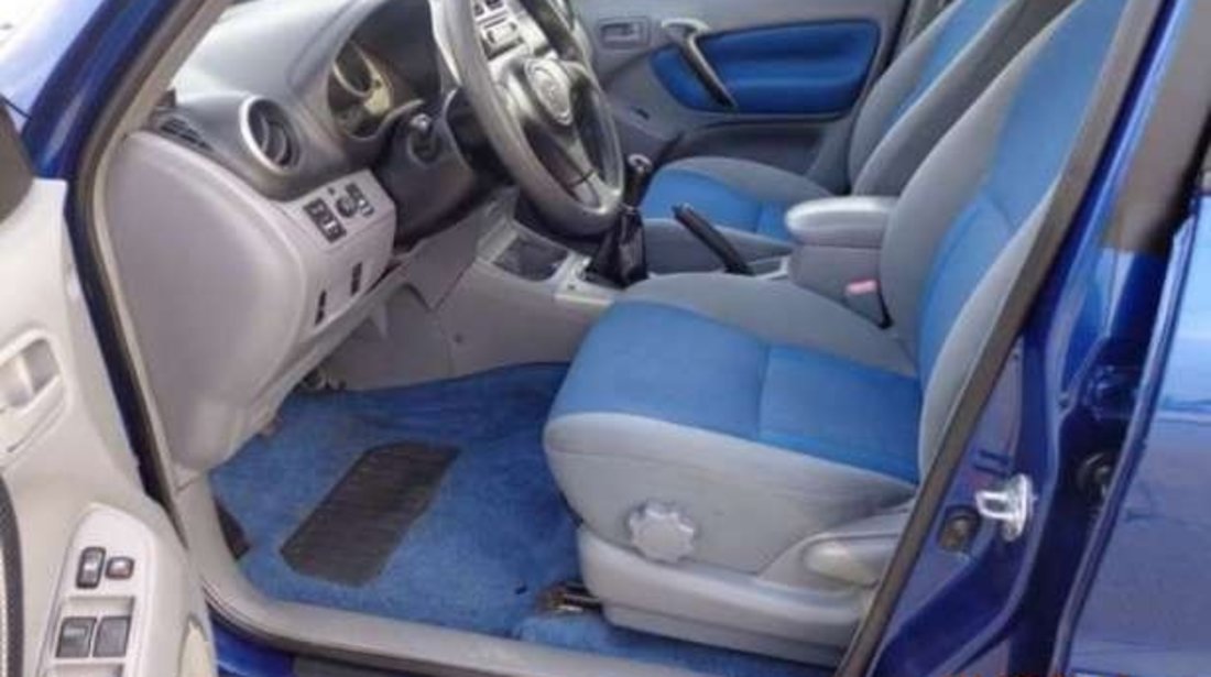 Vand/schimb Toyota RAV 4 II BLUE EDITION,150CP, 2.0 benzina, 4X4 din Showroom Otopeni 2001 VVTI 2001