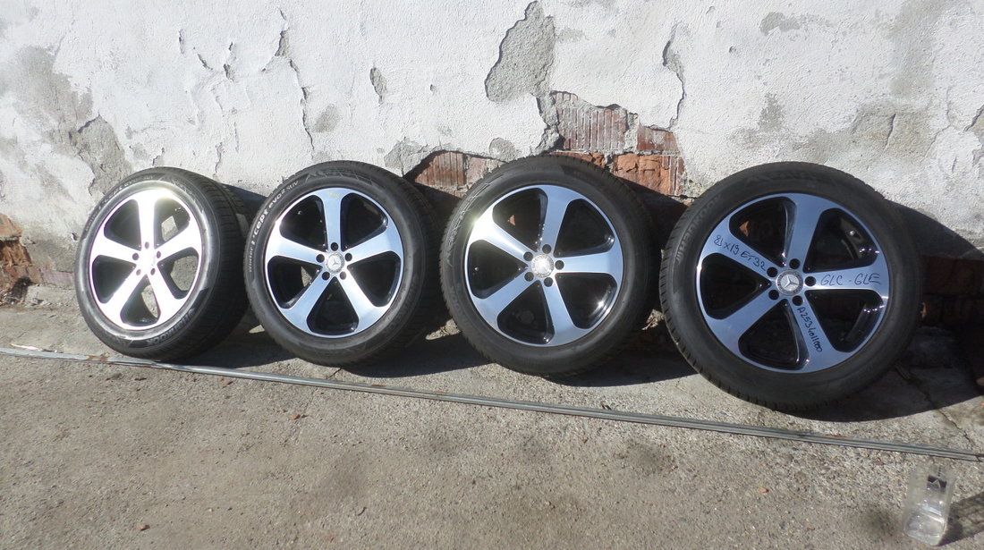 Vand set de 4 jante de aliaj   pe 19" originale Mercedes GLC cu anvelope de iarna marimea 235/55/R19