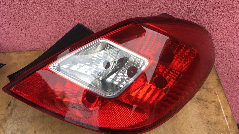 Vand stop dreapta Opel Corsa D