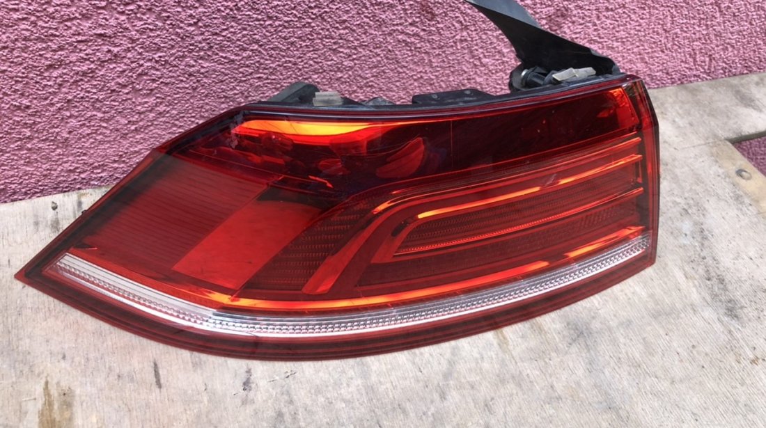 Vand stop stanga VW Passat B8 2016