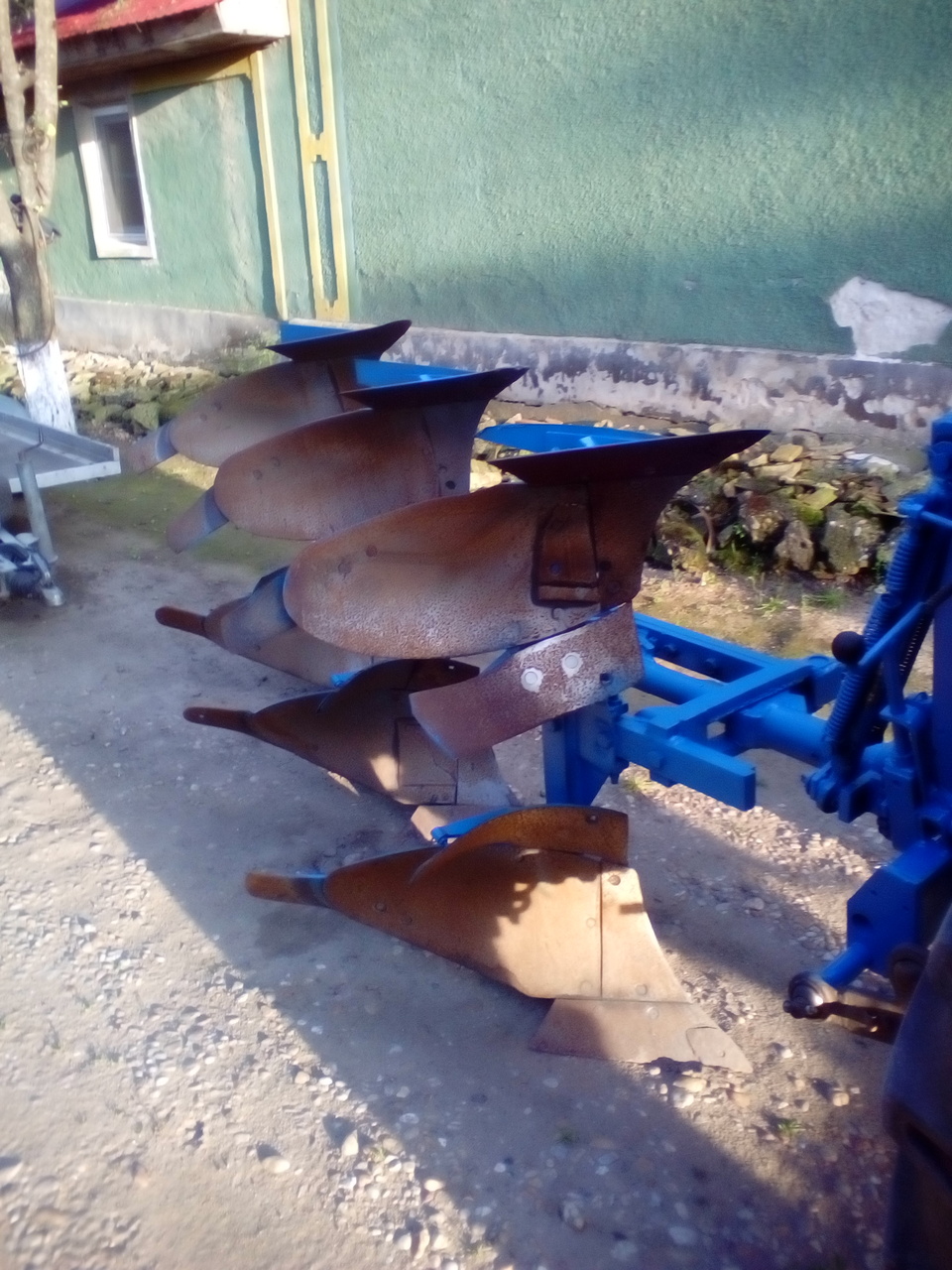Vand utilaje agricole aduse recent Germa