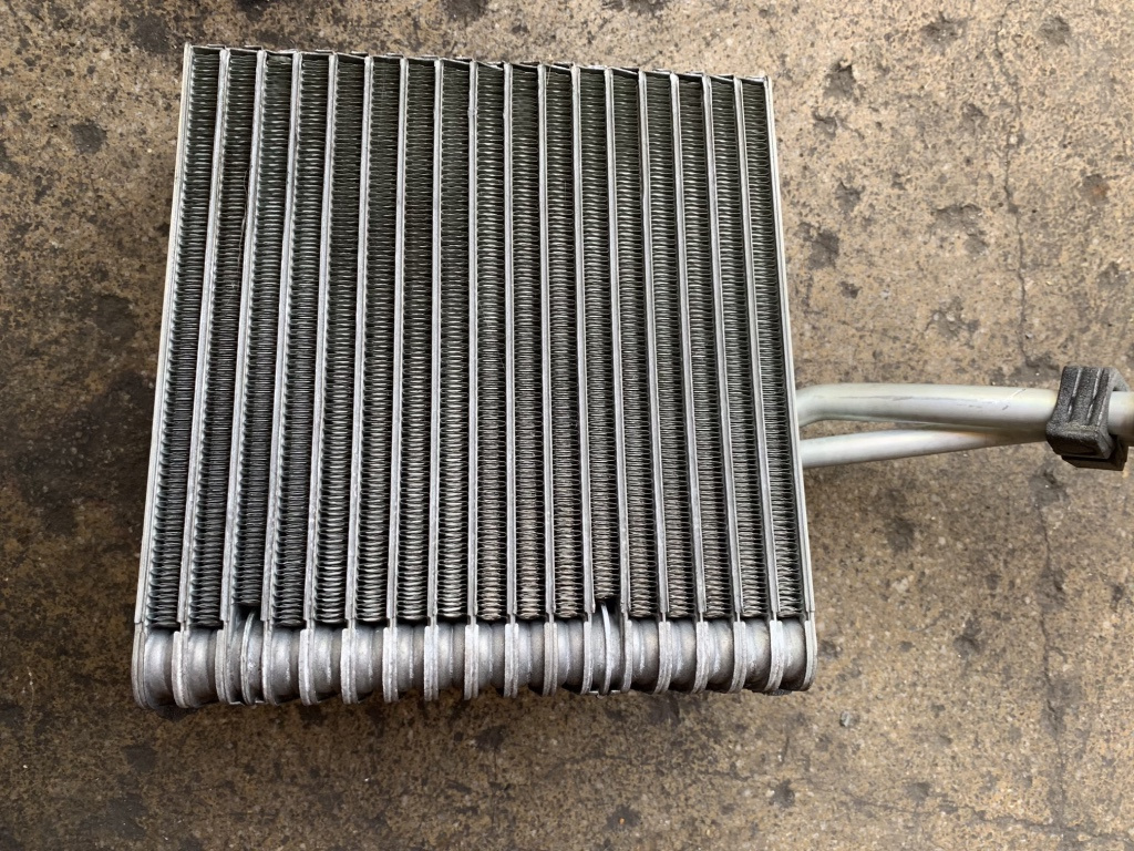 Vaporizator Volkswagen VW Bora [1998 - 2005] Sedan 1.9 TDI MT (150 hp) (1J2)
