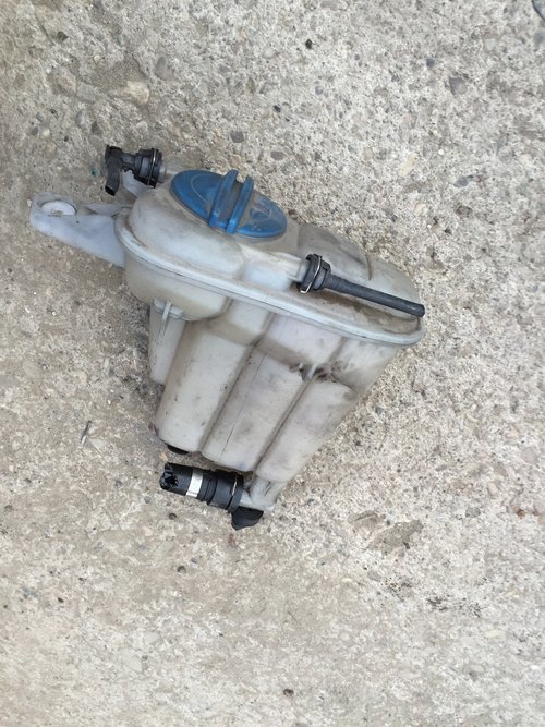 Vas expansiune AUDI A4 B8 8K 2.0 TDI 2009 2010 2011
