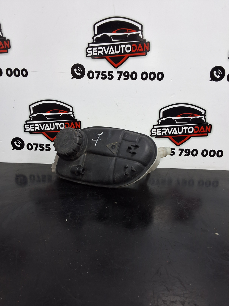 Vas expansiune Mercedes-Benz CLA (2013->) [C117] 1.8 Benzina 2015, A2465000049