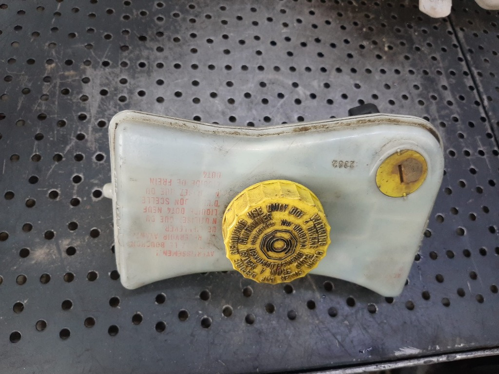 Vas lichid frana audi a4 b6 passat b5 8e0611301e