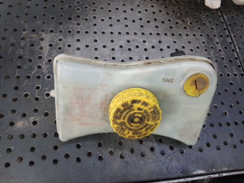 Vas lichid frana audi a4 b6 passat b5 8e0611301e