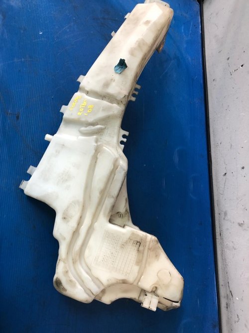 Vas lichid parbriz 2.0 tdci ford focus 2 2004-2011 4m51-13k163