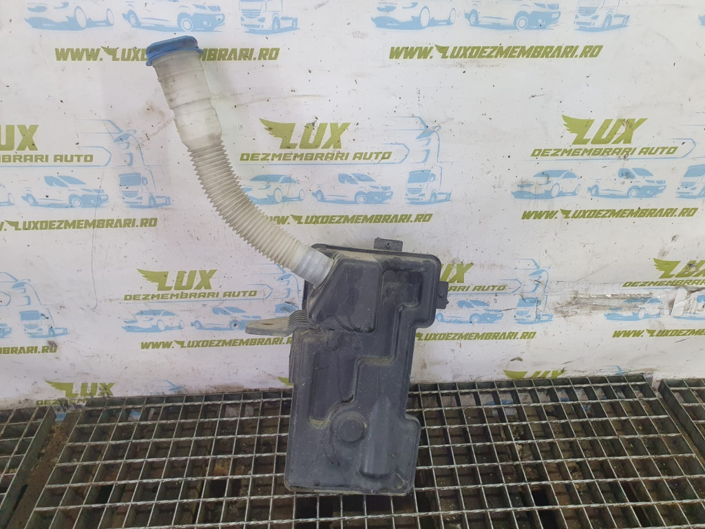 Vas lichid parbriz 5n0955453 Volkswagen VW Tiguan 5N [2007 - 2011] 2.0 tdi CBAB 4x4