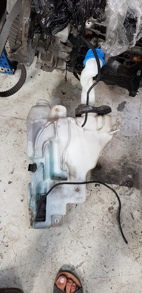 Vas lichid parbriz Audi A8 4E 2005 2006 2007 2008