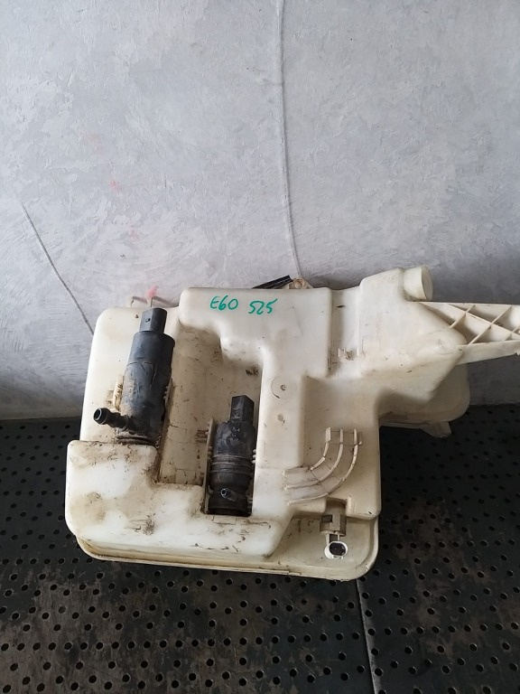 Vas lichid parbriz bmw seria 5 e60 61667055349