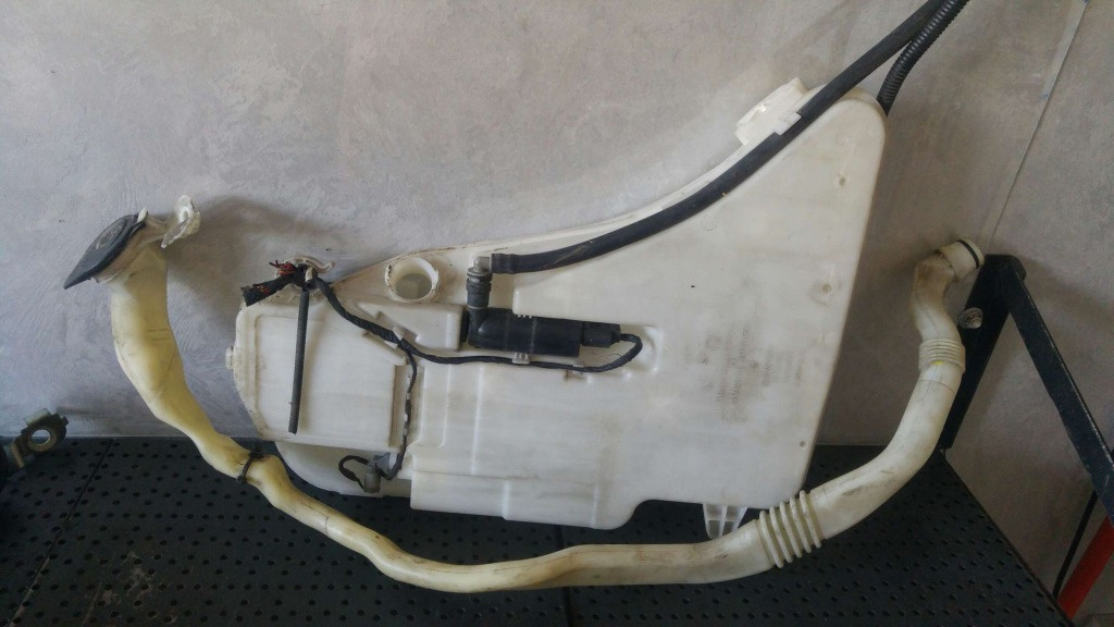 Vas lichid parbriz cu pompite bmw seria 5 f11 13264011 8050439a102 7269663ai02