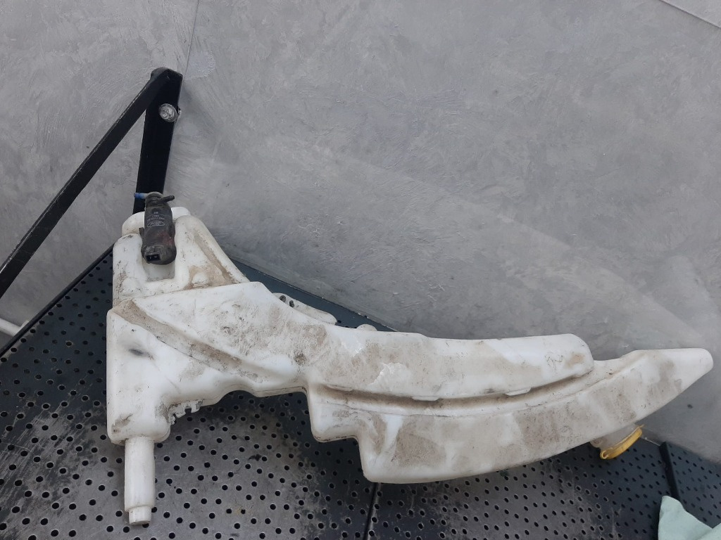 Vas lichid parbriz ford focus 1 1998-2004 xs41-17618-c