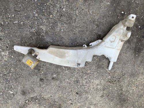 Vas lichid parbriz Ford Focus [facelift] [2001 - 2007] wagon 5-usi 1.8 TDDi MT (90 hp) DAW DBW) C9DB