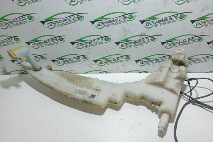 Vas lichid parbriz Ford Focus [facelift] [2001 - 2007] wagon 5-usi 1.6 MT (101 hp)