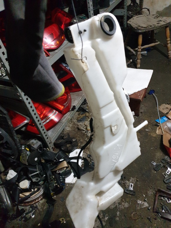 Vas Lichid Parbriz Ford Kuga 2008-2012