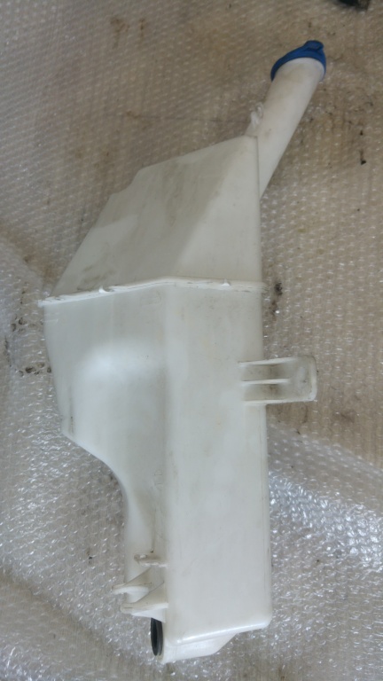 Vas lichid parbriz hyundai ix20 dupa 2011 98610-1p000