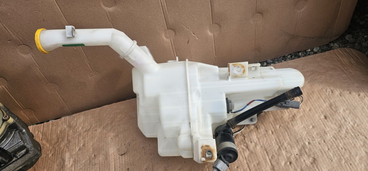 Vas lichid parbriz Mazda 3 BL 2009 2010 2011 2012