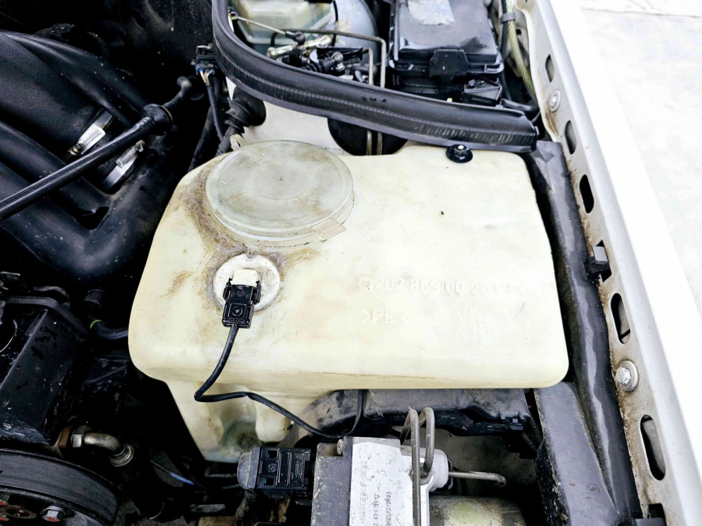 Vas lichid parbriz Mercedes Clasa C (W202) [Fabr 1993-2000] 2028690020