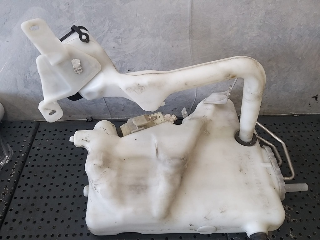 Vas lichid parbriz mercedes e class w211 2118600160