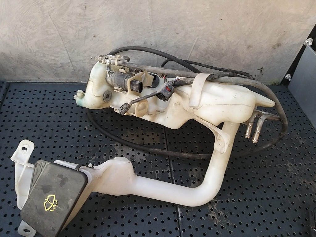 Vas lichid parbriz mercedes e class w211 2118600060