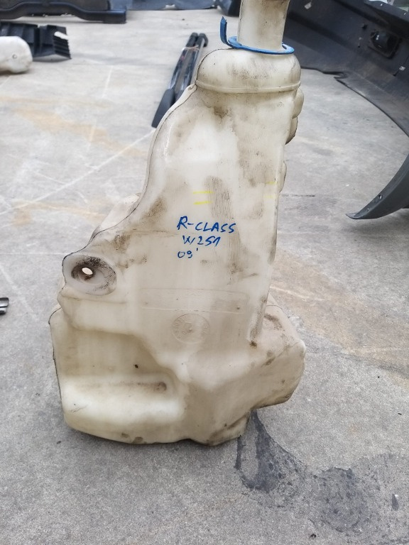 Vas lichid parbriz mercedes r class w251 a2518690520