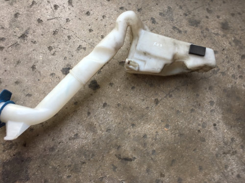 Vas lichid parbriz Seat Ibiza 3 [2002 - 2006] Hatchback 3-usi 1.4 TDI MT (75 hp) IV (6L1)