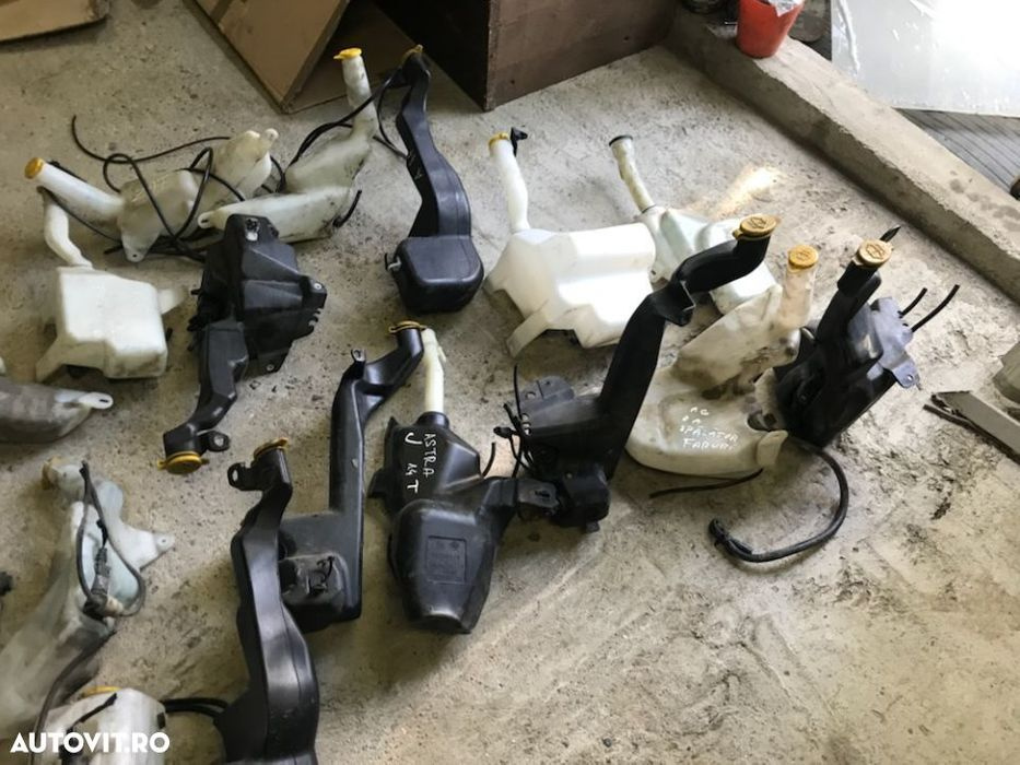 Vas lichid parbriz/stropgel cu xenon Opel Zafira B.