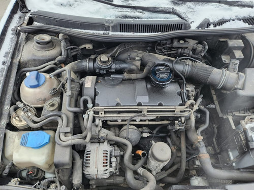 Vas lichid parbriz Volkswagen Golf 4 1.9 TDI ASZ combi an 2004