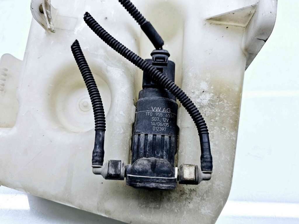 Vas lichid parbriz Volkswagen Touran (1T1, 1T2) [Fabr 2003-2010] 1K0955453Q