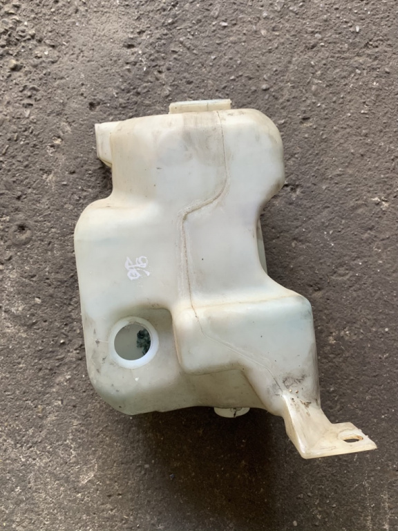 Vas lichid parbriz Volkswagen VW Bora [1998 - 2005] Sedan 1.9 TDI MT (150 hp) (1J2)