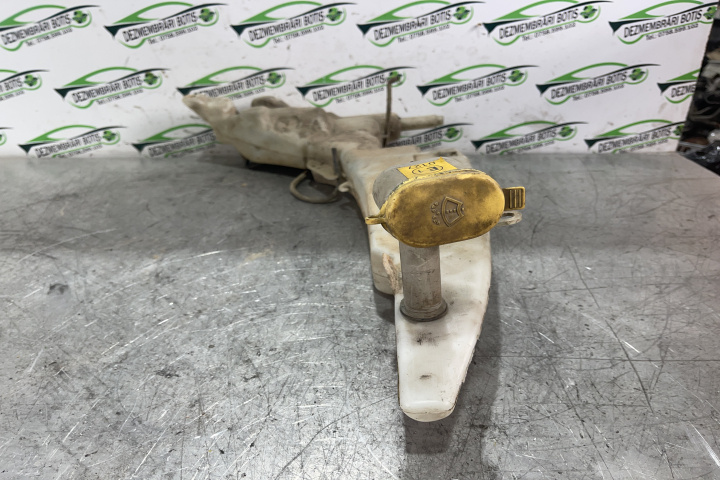 Vas lichid parbriz XS4117618CH / XS41-17618-CH Ford Focus [1998 - 2004] wagon 5-usi 1.8 TDCi MT (101 hp)