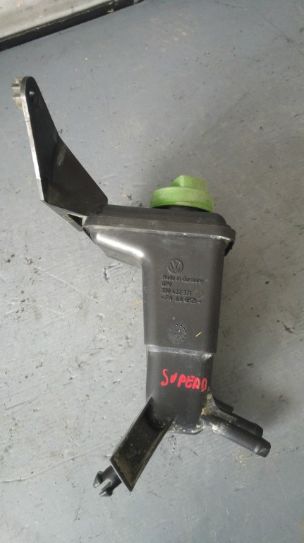 Vas lichid servo directie skoda superb 2.0 tdi bss 3b0422371
