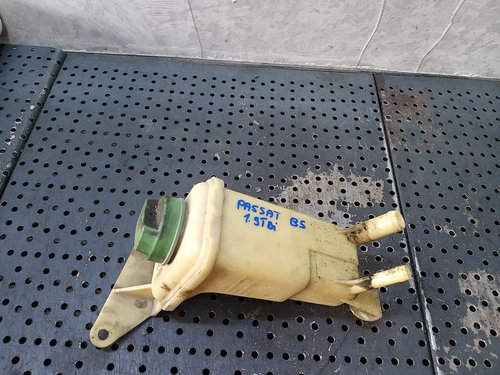 Vas lichid servodirectie vw passat b5 8d0422373c