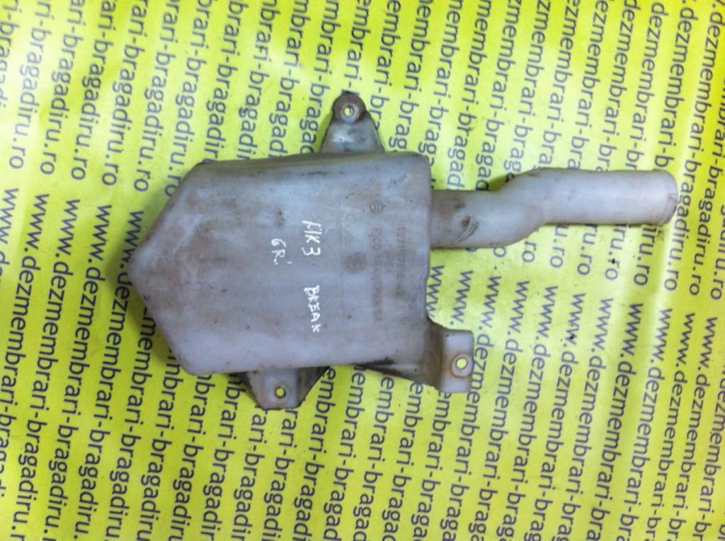 Vas lichid spalator parbriz Ford Mondeo MK3 [2000 - 2003] wagon 2.0 TDCi 5MT (130 hp) (BWY)