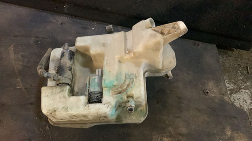 Vas spalator parbriz BMW seria 5 525 E60 motor 2.5 diesel cutie manuala