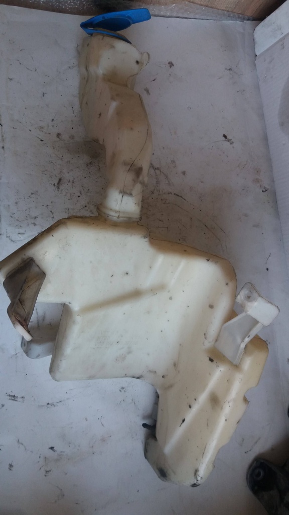 Vas spalator parbriz vw passat 2000-2004 3b0955453af