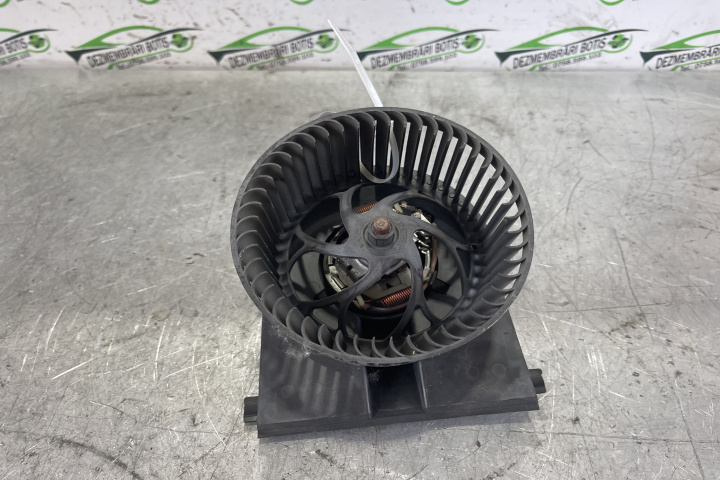 Ventilator aeroterma 1J1819021A / 1J1 819 021A Volkswagen VW Golf 4 [1997 - 2006] Hatchback 3-usi 1.6 MT (105 hp)