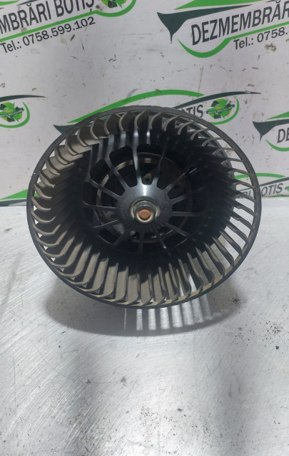 Ventilator aeroterma 3M5H-18456-EC Ford Focus 2 [2004 - 2008] wagon 5-usi 1.6 TDCi MT (109 hp)
