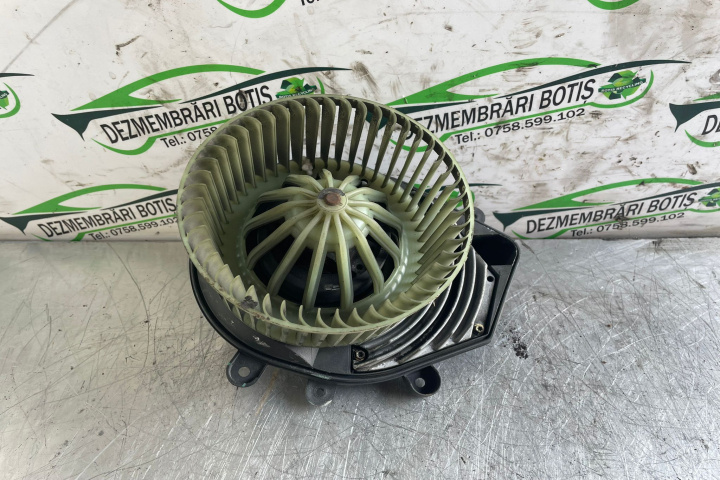 Ventilator aeroterma 8D1820021 Volkswagen VW Passat B5 [1996 - 2000] wagon 1.8 Syncro MT (125 hp)