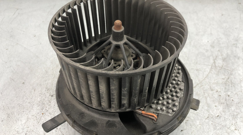 Ventilator aeroterma bord Volkswagen Passat B6 2.0 TDI CBAB Manual sedan 2010 (3C0907521F)