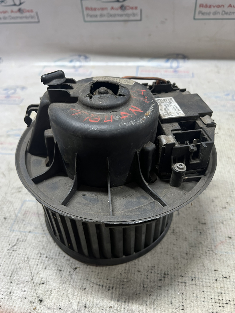 Ventilator aeroterma bord Volkswagen Tiguan 2008, 3C1820015L