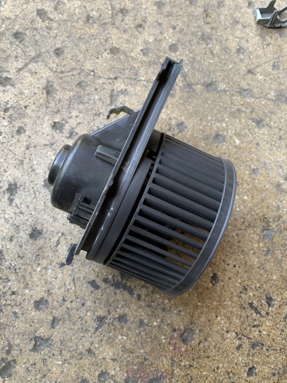 Ventilator aeroterma Volkswagen VW Bora [1998 - 2005] Sedan 1.9 TDI MT (150 hp) (1J2)