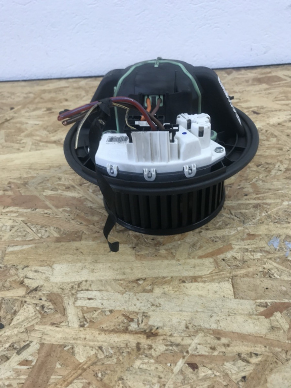 Ventilator bord cu releu BMW X1 X-Drive suv 2009 (992849G)