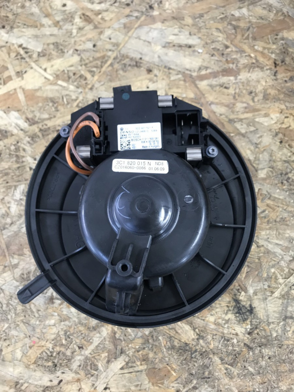 Ventilator bord cu releu Passat B6 4Motion sedan 2010 (3C0907521F)