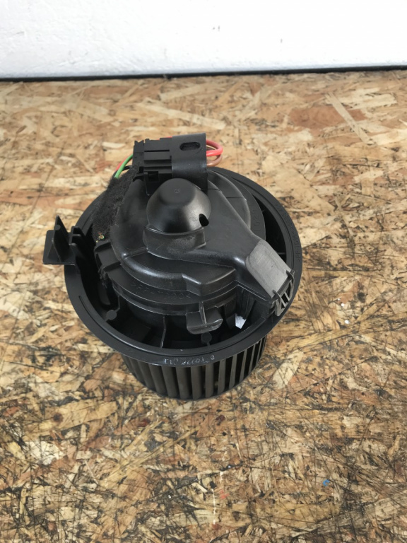 Ventilator bord Dacia Sandero 0.9 Tce, Manual hatchback 2014 (109038B6098)