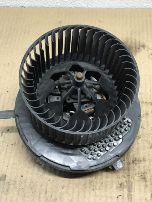 Ventilator bord Octavia 1.8TSI combi 2010 (3C1820015Q)