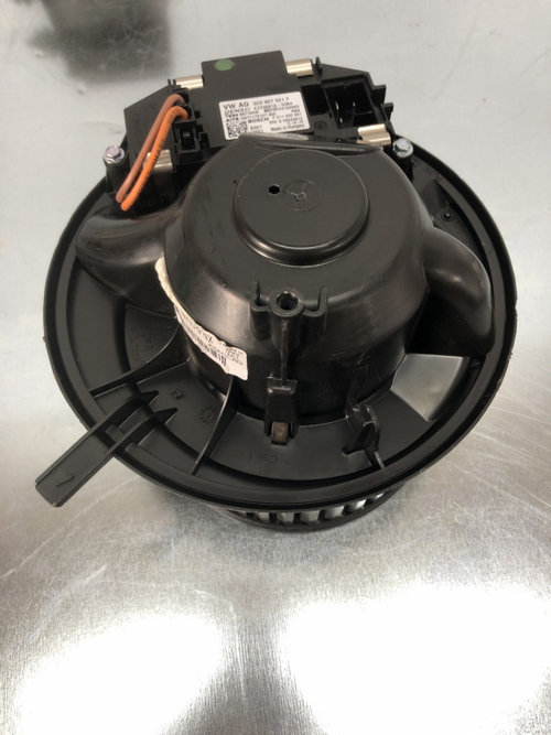 Ventilator bord Volkswagen Passat B7 Variant R-LINE 2.0 TDI 177cp, 4Motion sedan 2013 (1K2820015L)