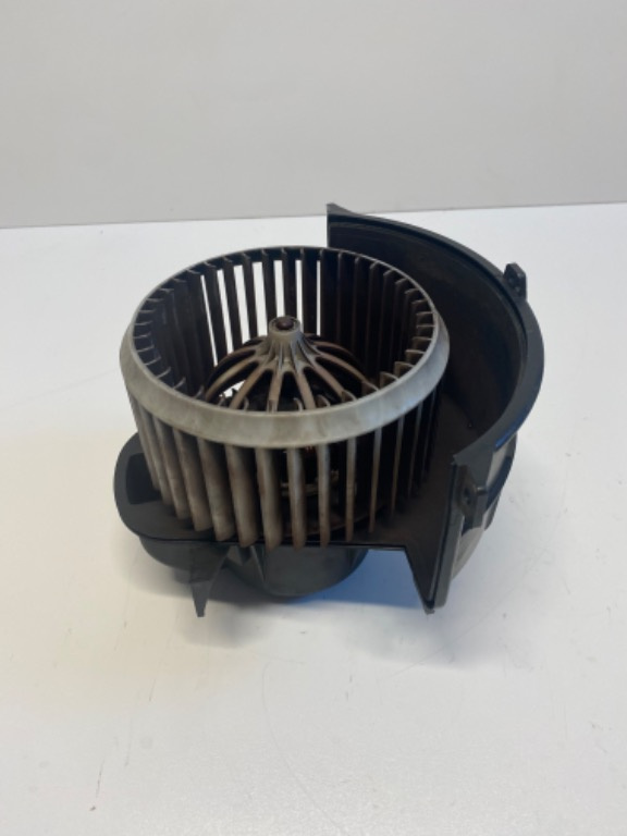 Ventilator bord Volkswagen Touareg 7L / Audi Q7 4L - 7L0820021L