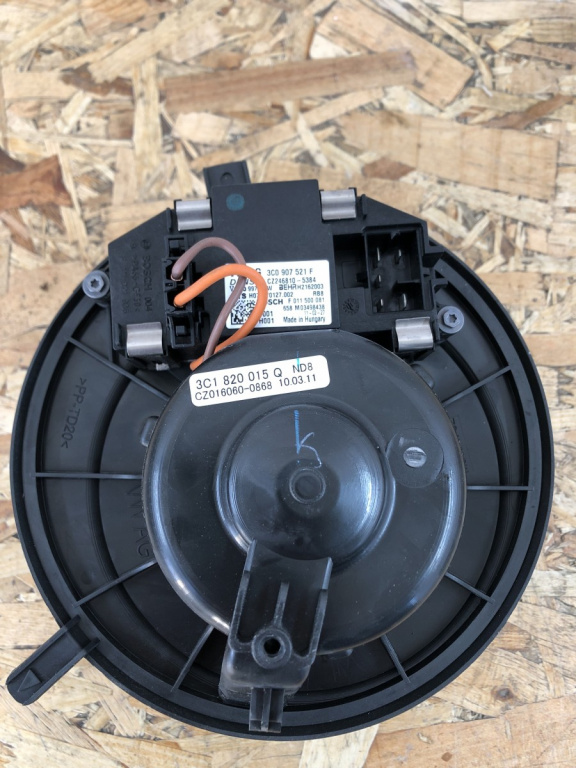 Ventilator bord VW passat B7 combi 2011 (3c1820015q)