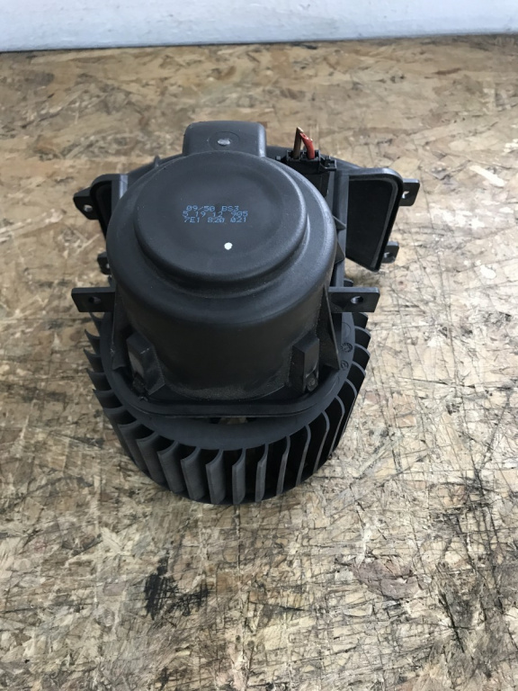 Ventilator bord VW T5 2.0TDI , Automat DSG sedan 2012 (7E1820021)